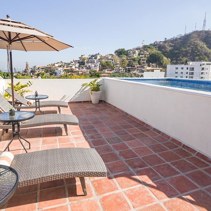 Tres Marias / Terrace Gallery